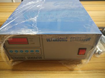 Alimenti il generatore di ultrasuoni regolabile di 25khz Digital con il convertitore per l'ultrasuono industriale