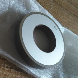 Anello ceramico piezo-elettrico di dimensione su misura piatto ceramico piezo-elettrico leggero semplice