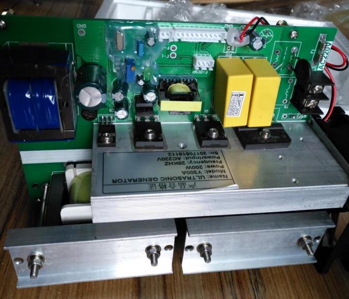 generatore di frequenza ultrasonica di 200W 28k con il trasduttore di azionamento di fan