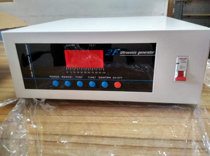 Il generatore di ultrasuoni elettrico di Digital di conversione ha personalizzato il potere/frequenza
