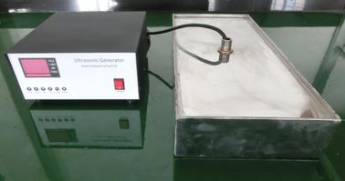 Trasduttore ultrasonico di vibrazione di cavitazione di frequenza di 300 watt per pulire